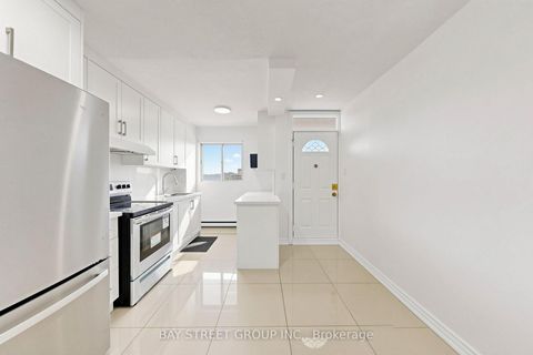 Photo 11 at 302 - 55 Sunny Glenway, Flemingdon Park, Toronto