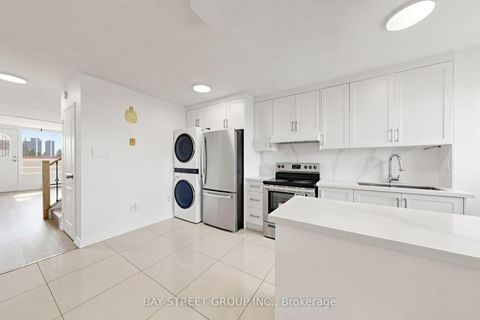 Photo 13 at 302 - 55 Sunny Glenway, Flemingdon Park, Toronto