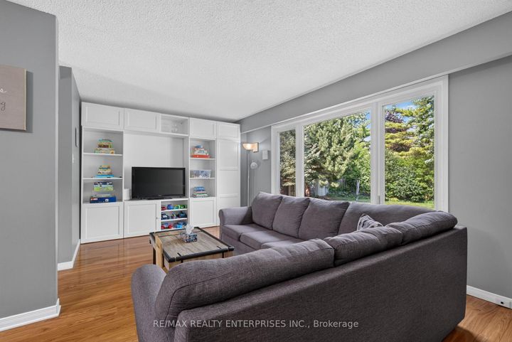 Photo 15 at 86 Bow River Crescent, Streetsville, Mississauga