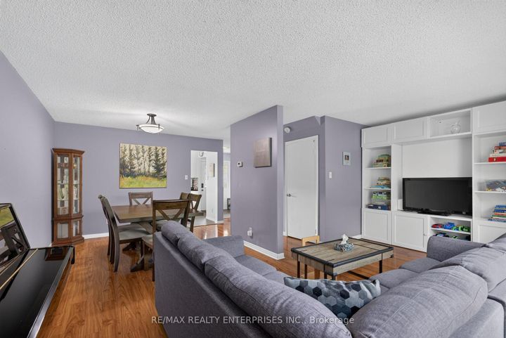 Photo 17 at 86 Bow River Crescent, Streetsville, Mississauga