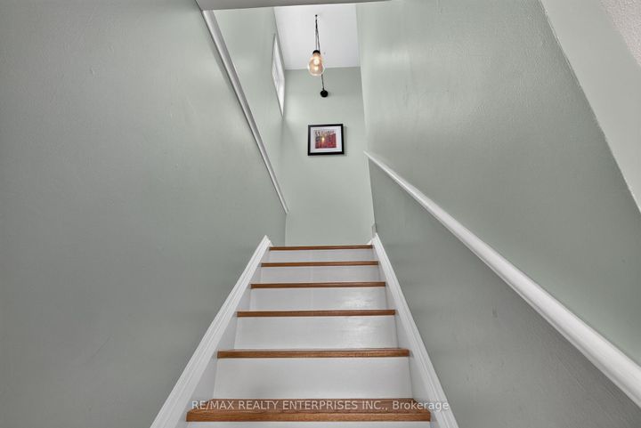 Photo 19 at 86 Bow River Crescent, Streetsville, Mississauga