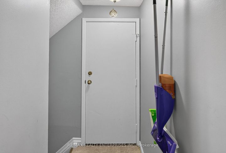 Photo 36 at 86 Bow River Crescent, Streetsville, Mississauga