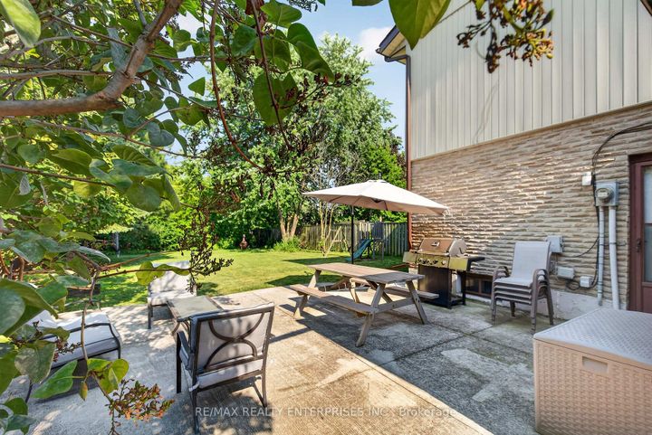 Photo 37 at 86 Bow River Crescent, Streetsville, Mississauga