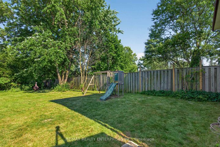 Photo 42 at 86 Bow River Crescent, Streetsville, Mississauga
