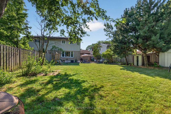 Photo 43 at 86 Bow River Crescent, Streetsville, Mississauga