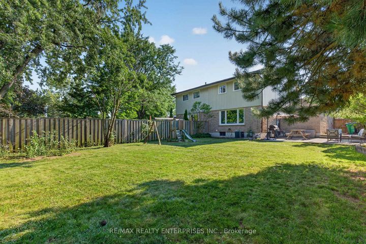 Photo 46 at 86 Bow River Crescent, Streetsville, Mississauga
