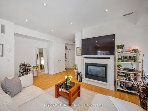 Photo 4 at 427 Crawford Street, Little Italy, Toronto