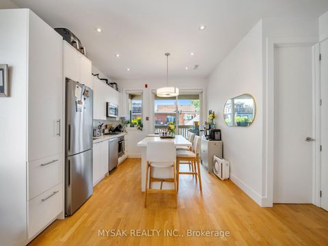 Photo 6 at 427 Crawford Street, Little Italy, Toronto