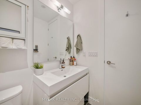 Photo 10 at 427 Crawford Street, Little Italy, Toronto