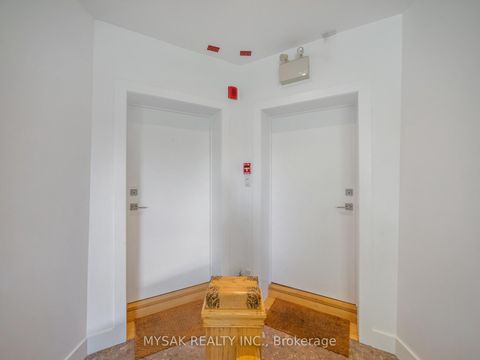 Photo 18 at 427 Crawford Street, Little Italy, Toronto