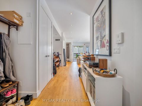 Photo 19 at 427 Crawford Street, Little Italy, Toronto