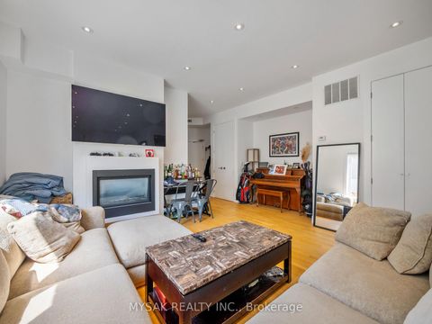 Photo 23 at 427 Crawford Street, Little Italy, Toronto