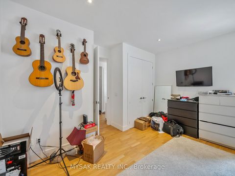 Photo 29 at 427 Crawford Street, Little Italy, Toronto