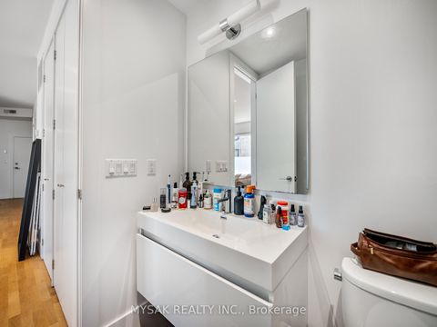 Photo 32 at 427 Crawford Street, Little Italy, Toronto