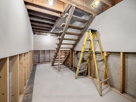 Photo 40 at 427 Crawford Street, Little Italy, Toronto