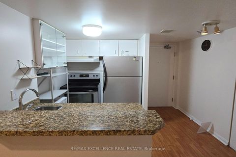 Photo 5 at 809 - 25 Grenville Street, Bay Street Corridor, Toronto