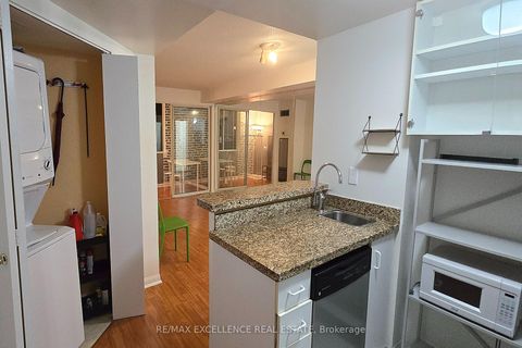 Photo 6 at 809 - 25 Grenville Street, Bay Street Corridor, Toronto
