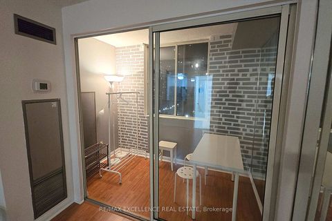Photo 8 at 809 - 25 Grenville Street, Bay Street Corridor, Toronto