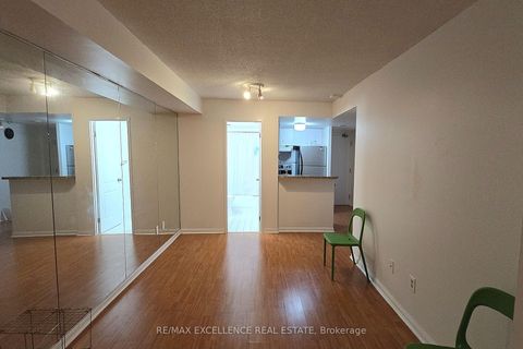 Photo 11 at 809 - 25 Grenville Street, Bay Street Corridor, Toronto