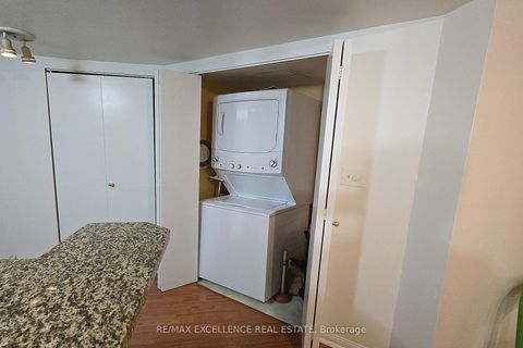Photo 13 at 809 - 25 Grenville Street, Bay Street Corridor, Toronto