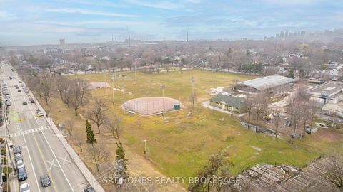 Photo 37 at 3 - 1321 Gerrard Street E, Coxwell, Toronto