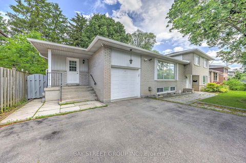 Photo 3 at 99 Grantbrook Street, Newtonbrook West, Toronto