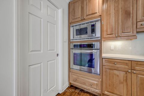 Photo 11 at 99 Grantbrook Street, Newtonbrook West, Toronto