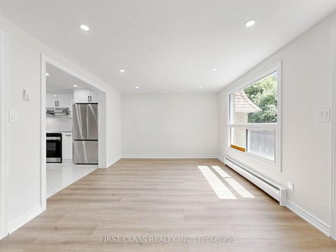 Photo 7 at 38 - 850 Huntingwood Drive, L'Amoreaux, Toronto