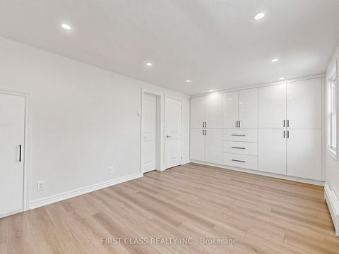Photo 14 at 38 - 850 Huntingwood Drive, L'Amoreaux, Toronto