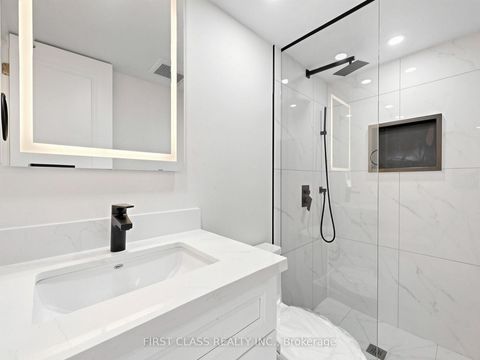Photo 16 at 38 - 850 Huntingwood Drive, L'Amoreaux, Toronto