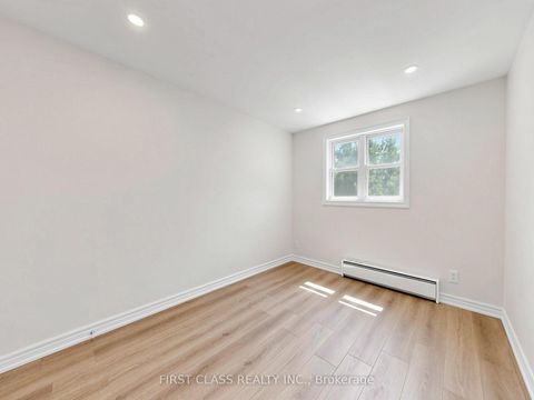 Photo 19 at 38 - 850 Huntingwood Drive, L'Amoreaux, Toronto