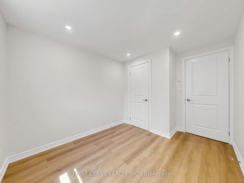 Photo 21 at 38 - 850 Huntingwood Drive, L'Amoreaux, Toronto