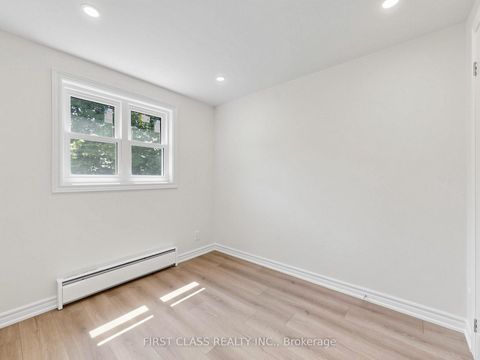 Photo 22 at 38 - 850 Huntingwood Drive, L'Amoreaux, Toronto