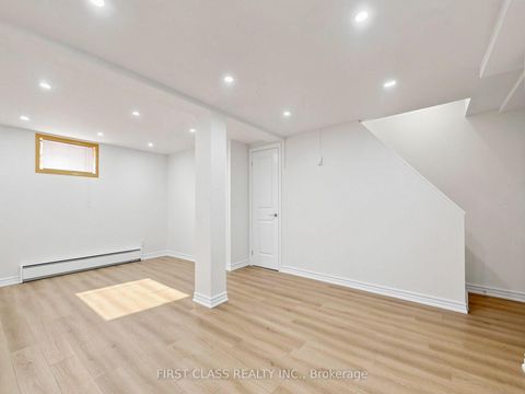 Photo 23 at 38 - 850 Huntingwood Drive, L'Amoreaux, Toronto
