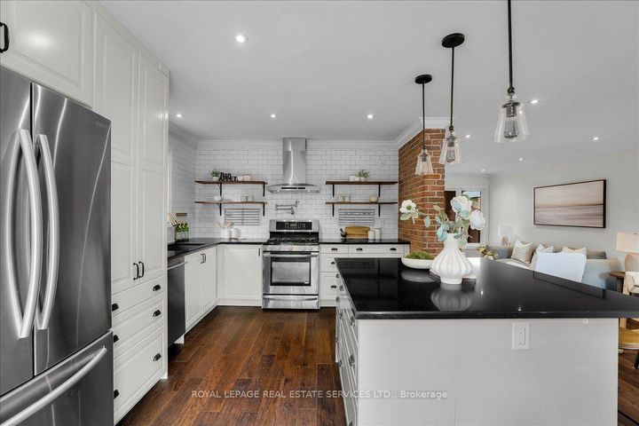 Photo 13 at 3896 Densbury Drive, Lisgar, Mississauga