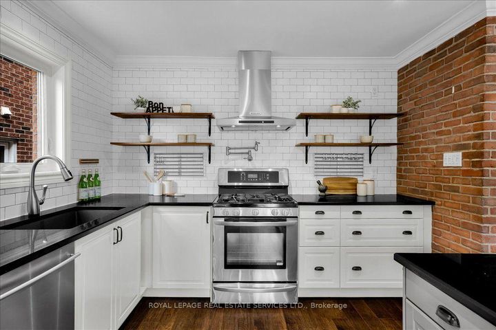 Photo 15 at 3896 Densbury Drive, Lisgar, Mississauga