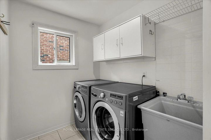 Photo 24 at 3896 Densbury Drive, Lisgar, Mississauga