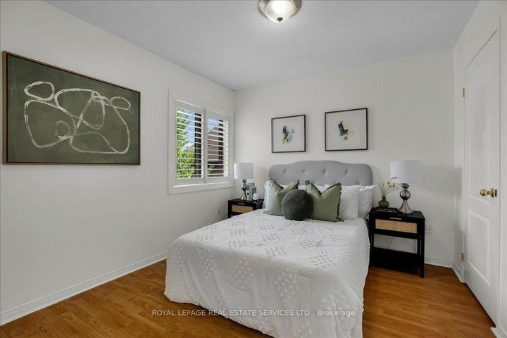 Photo 32 at 3896 Densbury Drive, Lisgar, Mississauga