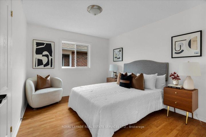 Photo 33 at 3896 Densbury Drive, Lisgar, Mississauga