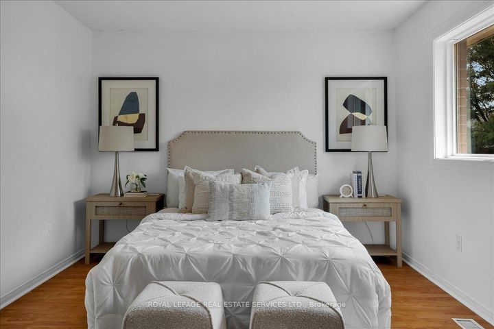 Photo 37 at 3896 Densbury Drive, Lisgar, Mississauga