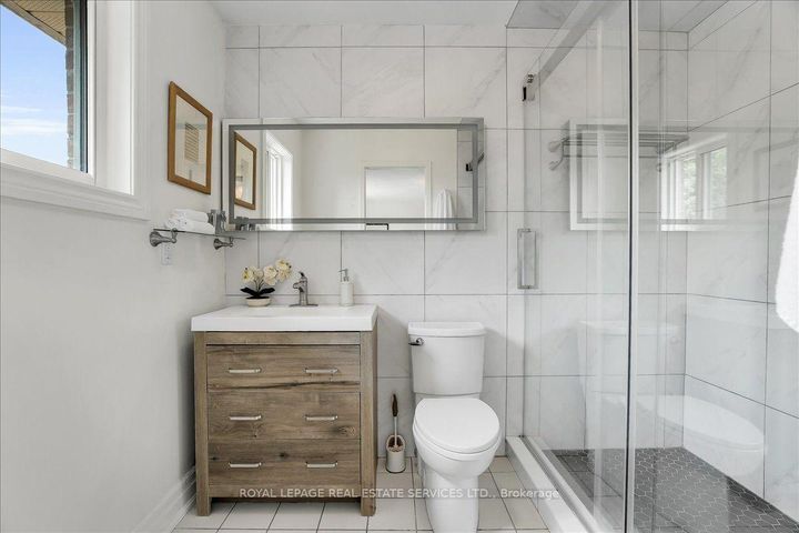 Photo 39 at 3896 Densbury Drive, Lisgar, Mississauga