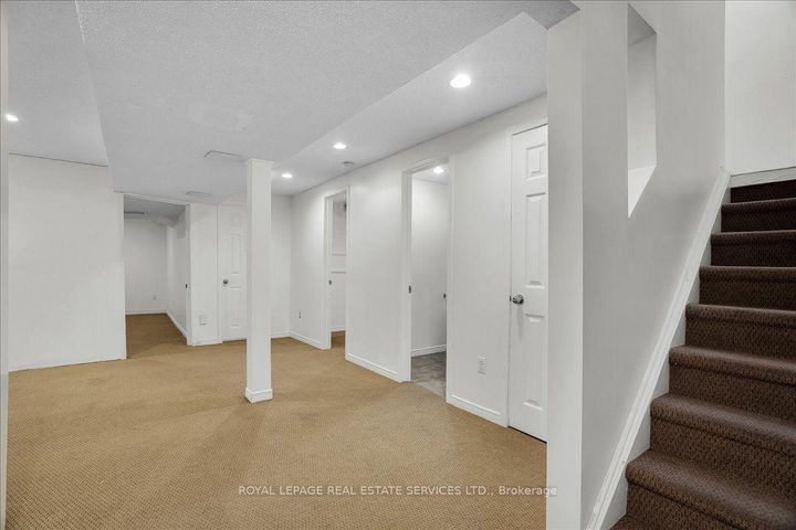 Photo 42 at 3896 Densbury Drive, Lisgar, Mississauga
