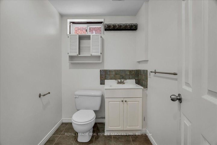 Photo 44 at 3896 Densbury Drive, Lisgar, Mississauga