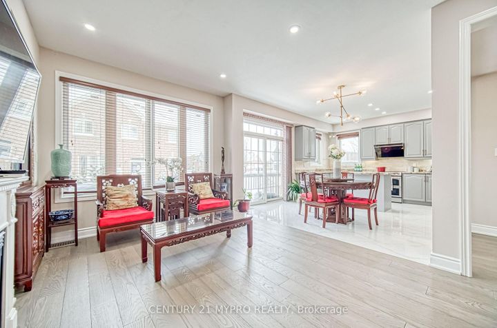 Photo 6 at 72 Vandervoort Drive, Jefferson, Richmond Hill