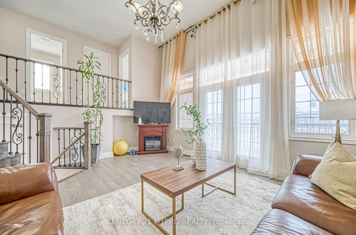 Photo 16 at 72 Vandervoort Drive, Jefferson, Richmond Hill