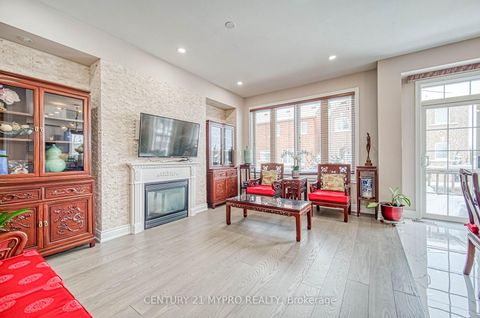 Photo 5 at 72 Vandervoort Drive, Jefferson, Richmond Hill