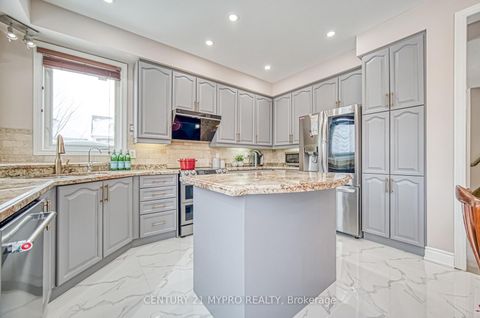 Photo 9 at 72 Vandervoort Drive, Jefferson, Richmond Hill