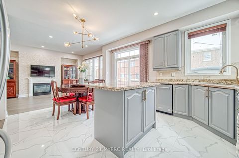 Photo 13 at 72 Vandervoort Drive, Jefferson, Richmond Hill