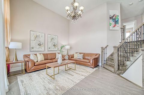 Photo 15 at 72 Vandervoort Drive, Jefferson, Richmond Hill