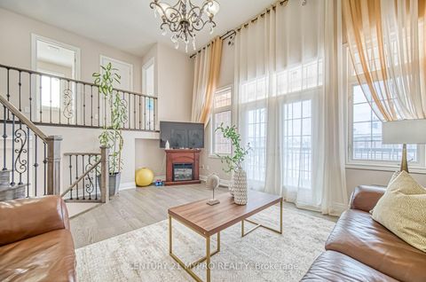 Photo 16 at 72 Vandervoort Drive, Jefferson, Richmond Hill